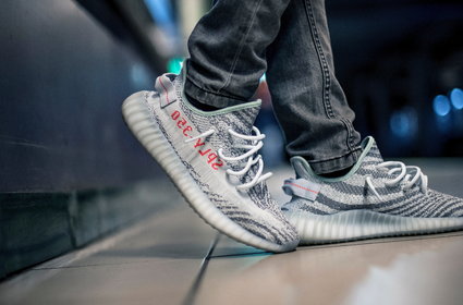 Adidas może uniknąć strat. Sprzedaż butów Yeezy przerosła oczekiwania