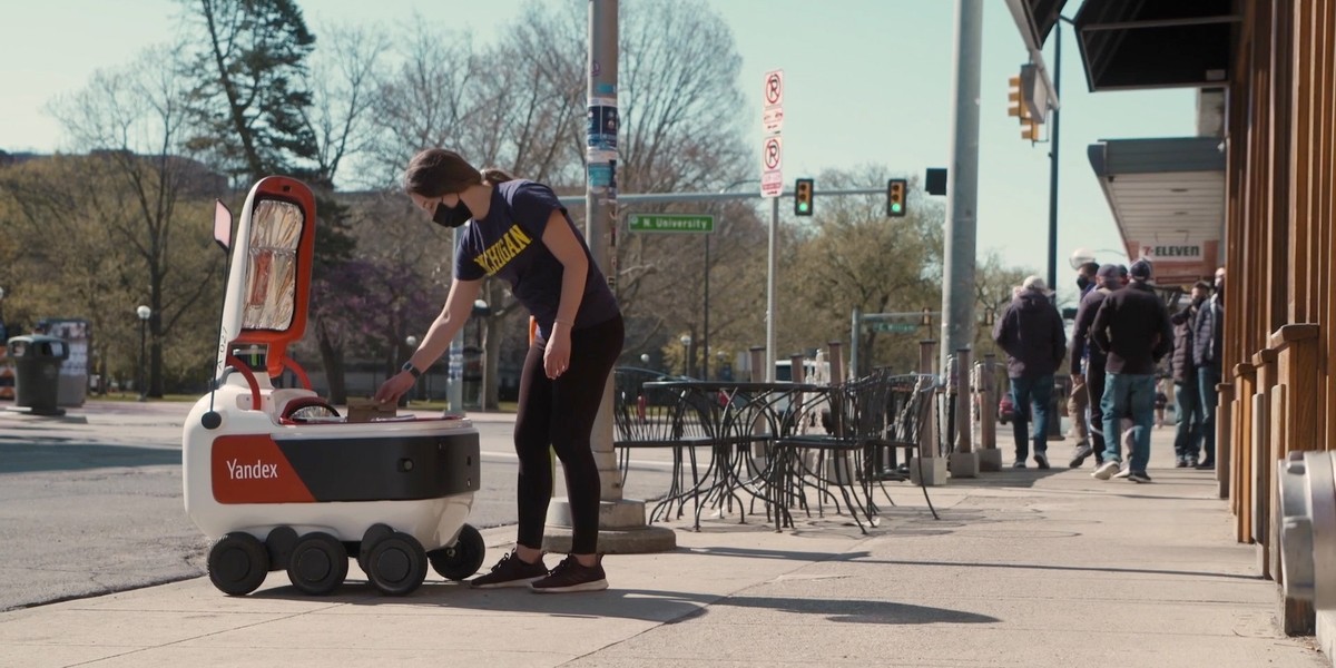 Roboty autonomiczne spod szyldu Grubhub zajmą się dostarczaniem posiłków na wynos na terenie amerykańskich uczelni