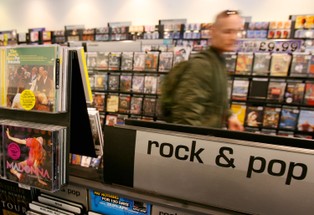 Na świecie wzrasta sprzedaż muzyki w Internecie