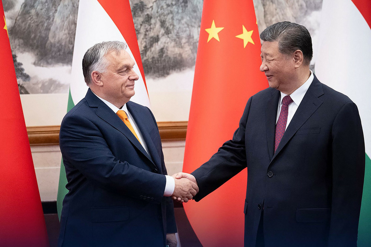 Premier Węgier z niespodziewaną wizytą w Pekinie. 