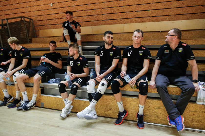W siatkarskim klubie z Gdańska koronawirusa ma już 11 zawodników i trzech członków sztabu szkoleniowego. 