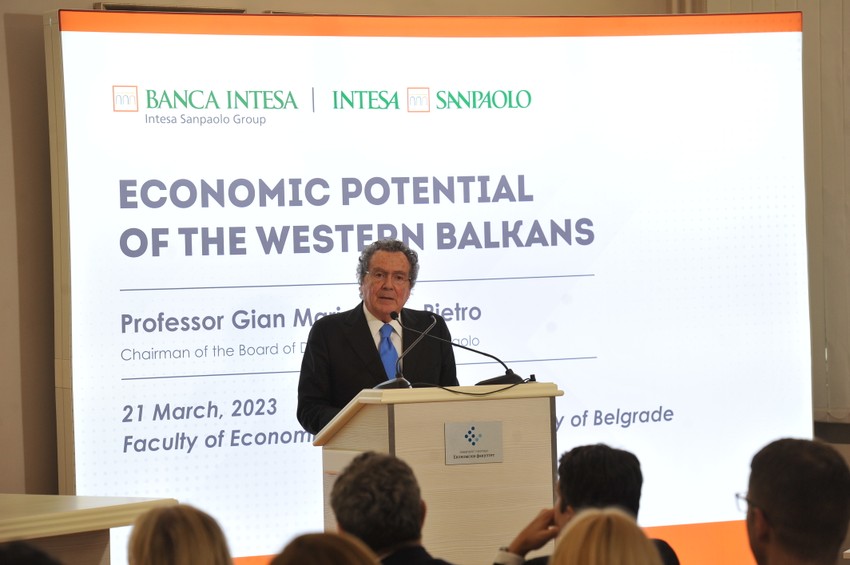 Predavanje predsednika Upravnog odbora Intesa Sanpaolo na Ekonomskom fakultetu Fotografija 3
