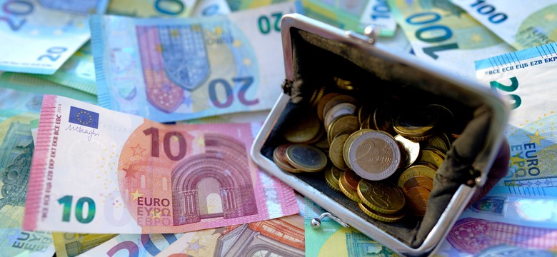 To będzie rewolucja. UE zatwierdziła zakaz płacenia gotówką