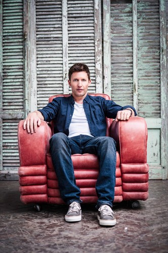 James Blunt na zdjęciach z nowej sesji