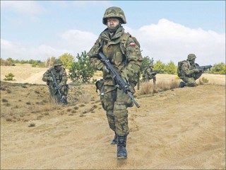 Manewry wojskowe prezydenta Nawrockiego. Znane są losy poboru do armii