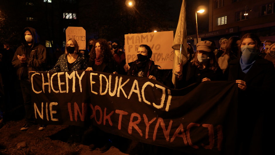 Strajk przed kuratorium oświaty w Łodzi