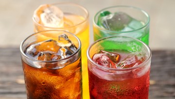 Drożej będzie ugasić pragnienie. Do góry pójdzie podatek cukrowy, VAT i akcyza