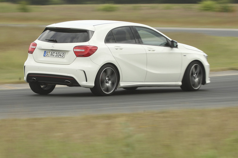 Porównanie: BMW 125i, Ford Focus ST, Mercedes A 250 Sport i VW Golf GTI