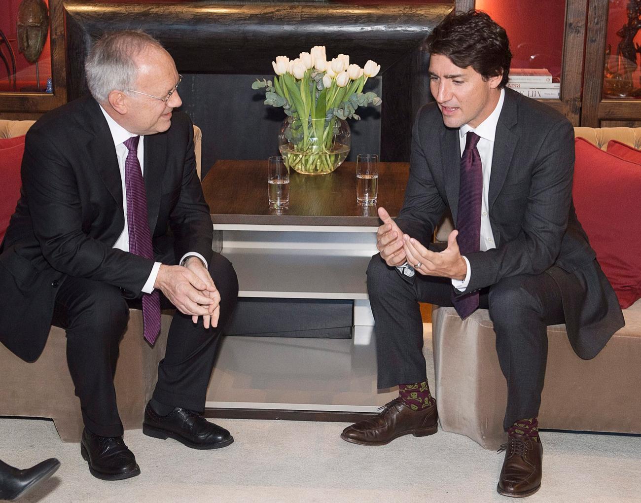 Kanadski premijer ne haje za pravila odevanja - čarape su mu POTPUNI HIT!