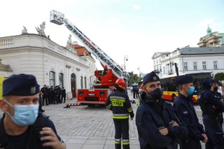 Protesty przeciw 'lex TVN' w niemal 100 miastach Polski