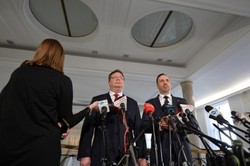 Janusz Kowalski chce zobaczyć oświadczenie majątkowe Tuska. "Opinia publiczna musi to wiedzieć"