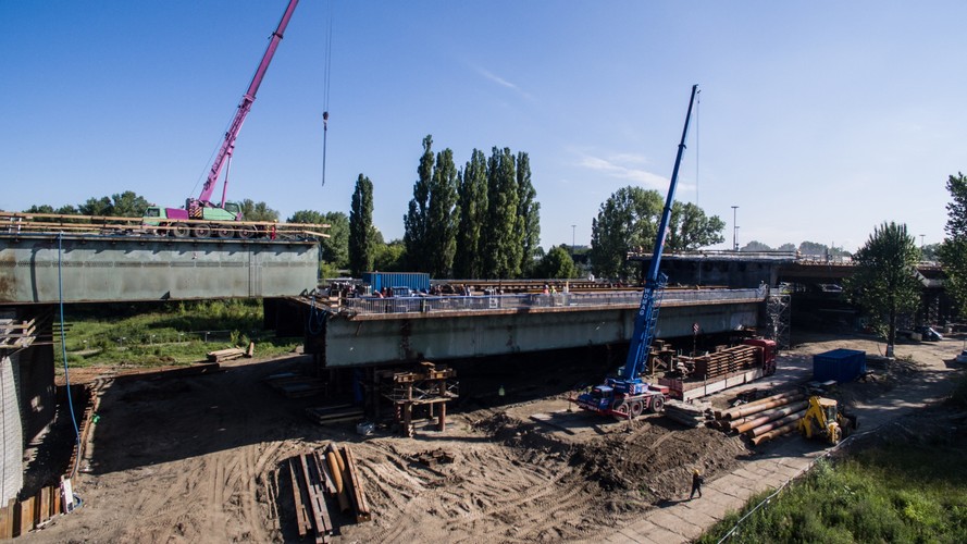25 czerwca 2015 r. Most Łazienkowski w Warszawie podczas prac remontowych (cat) PAP/Leszek Szymański