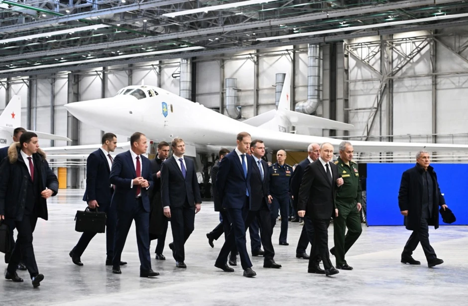 Vladimir Putin u poseti fabrici aviona Kazanj 21. februara
