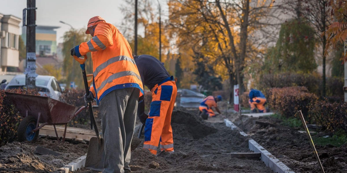 Produkcja budowlana podobnie do produkcji przemysłowej w czerwcu zamiast się rozwijać, kurczyła się. Powód jest w dużej części ten sam. Mniejsza liczba dni roboczych. 