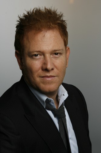 <b>Ryan Kavanaugh</b>
<br>
<br>
Wiek: 38
<br>
Fortuna: 1 miliard dolarów
<br>
<br>
Na listę najbogatszych ludzi na świecie dostał się dzięki założonemu przez siebie studiu filmowemu Relativity Media. W ostatnich latach Kavanaugh był  współproducentem takich hitów jak: „Nędznicy”, „The Social Network” czy „Fighter”.