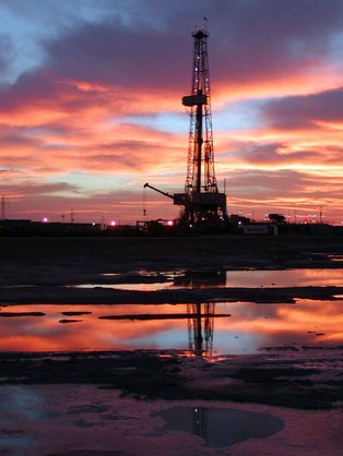 Strategiczne inwestycje w magazyny paliw odłożone