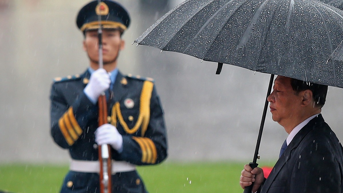 Czy chiński kolos na glinianych nogach się sypie? “Podzieli los Japonii”