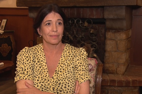 NELA MIHAJLOVIĆ OBJAVILA SLIKU SA MAJKOM Emotivnim prizorom iz prirode raznežila sve, a komentari se nižu: "Koliko ličite, živele"