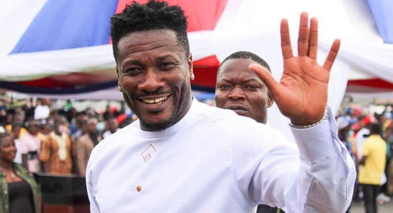 Asamoah Gyan funds treatment of cancer patient at Korle Bu for two years