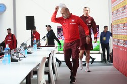 Probierz stanowczo odpowiedział selekcjonerowi Holendrów. "Nie oszukujemy"