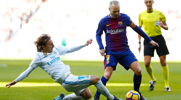 A madridi Modric (balra) és a barcelonai Iniesta összecsaphat, ezúttal is lesz tétje
a rangadónak / Fotó: Getty Images