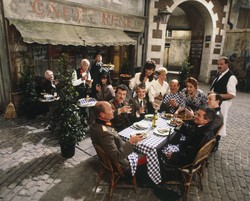 Pamiętasz serial "Allo, allo!"? Jeśli go oglądałeś to na pewno zdobędziesz 10/10 [QUIZ]