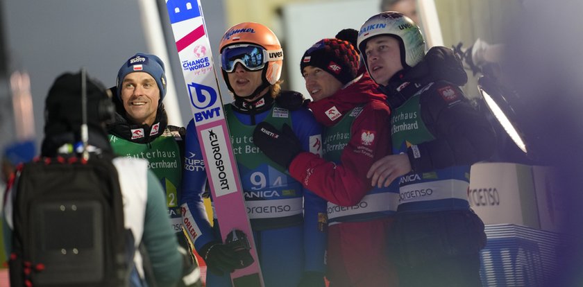 Ależ szkoda! Polacy nie sięgnęli po medal w konkursie drużynowym. Ryzykowny manewr nie pomógł