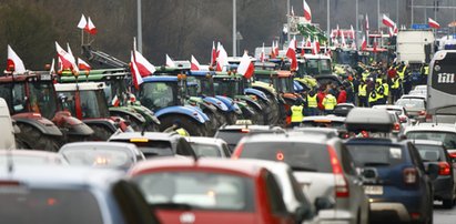 Rolnicy nic sobie nie zrobili z zakazu sądu. Tak zjawili się w Warszawie