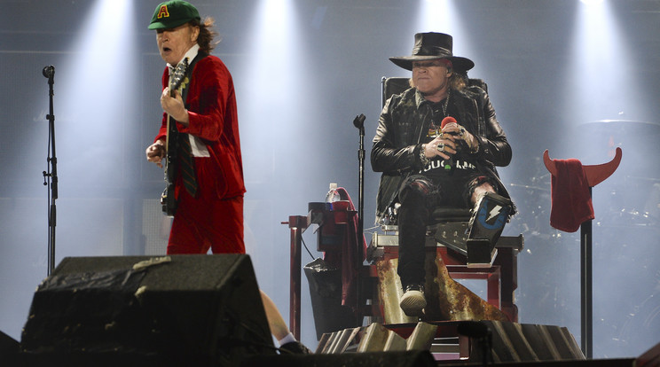 Angus Young és Axl Rose /Fotó: AFP