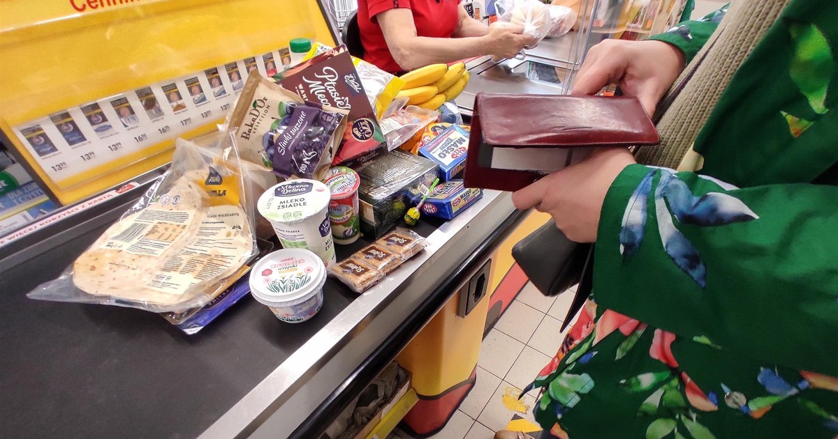 Zabrakło jej pieniędzy na zakupach w Biedronce. Tego się nie spodziewała