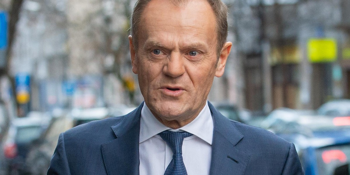 Donald Tusk zaprasza Jarosława Kaczyńskiego na spacer