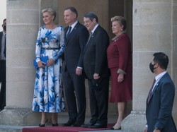 Wzory i rękaw nie do zapomnienia. Stylizacje Agaty Dudy z wizyty na Cyprze. FOTO