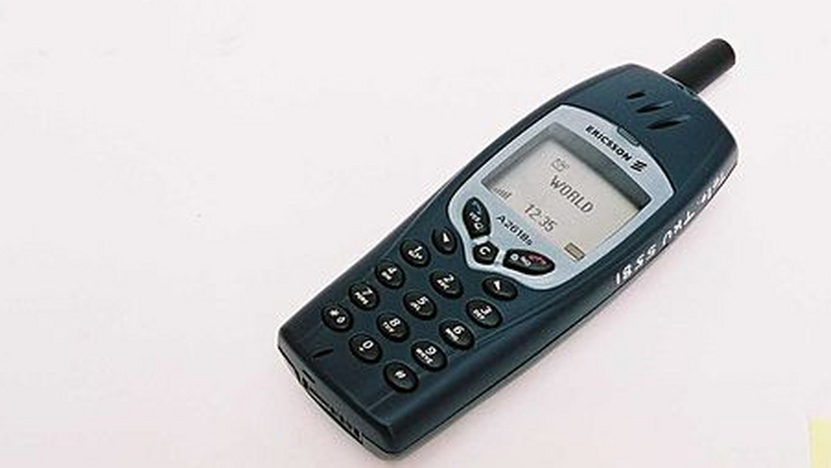 Ericsson A2618s to model klasy low-end, cenowo plasujący się w okolicach Nokii 3210 i 3310.