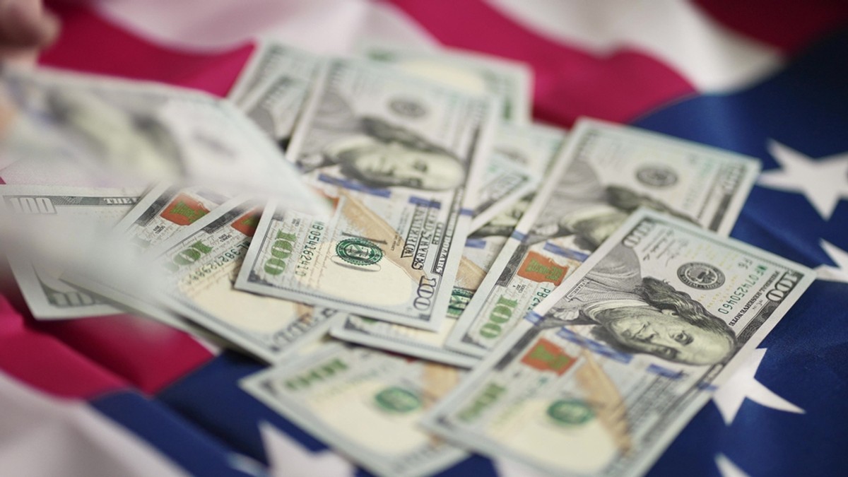 Rekord na giełdzie w USA i zawirowania na dolarze. Rynek reaguje na słowa szefa Fed