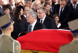 Prezydent Niemiec: Bartoszewski był mężem stanu