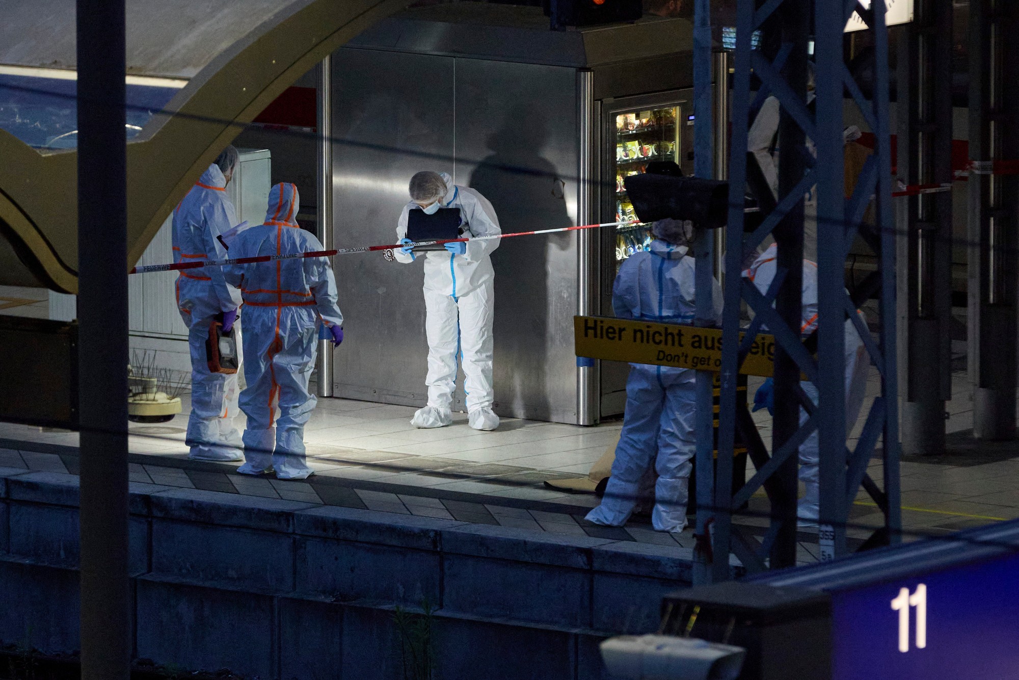 Ženy útočila nožom na železničnej stanici v Hamburgu.