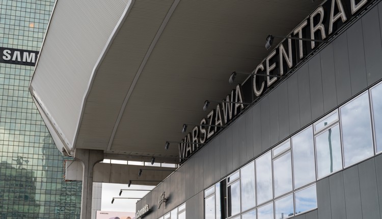 Olbrzymie utrudnienia dla podróżnych. Zamknięty dworzec Warszawa Centralna