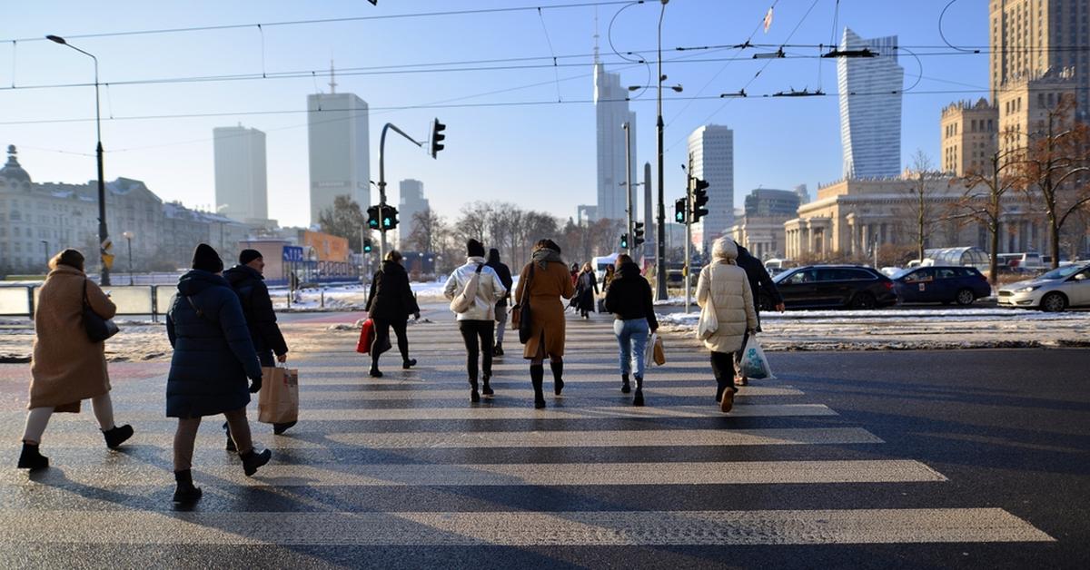  Budżet 2025: wpływ wydatków socjalnych i obronnych na deficyt