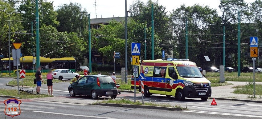 Potrącenie rowerzystki na przejściu dla pieszych - 28.06.2022 - autor: 112tychy.pl