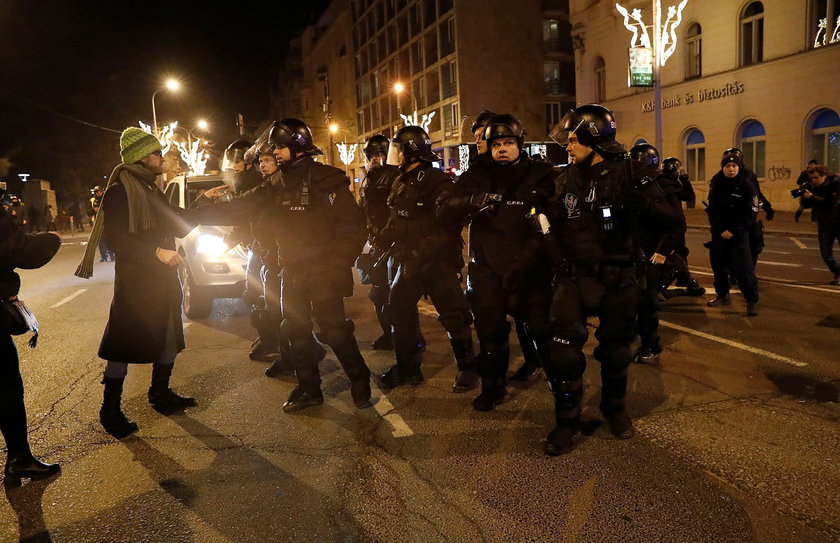 Demonstracja w Budapeszcie. Policja użyła gazu łzawiącego