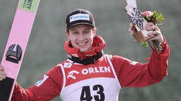 paweł wąsek wygrał letnią grand prix w skokach narciarskich