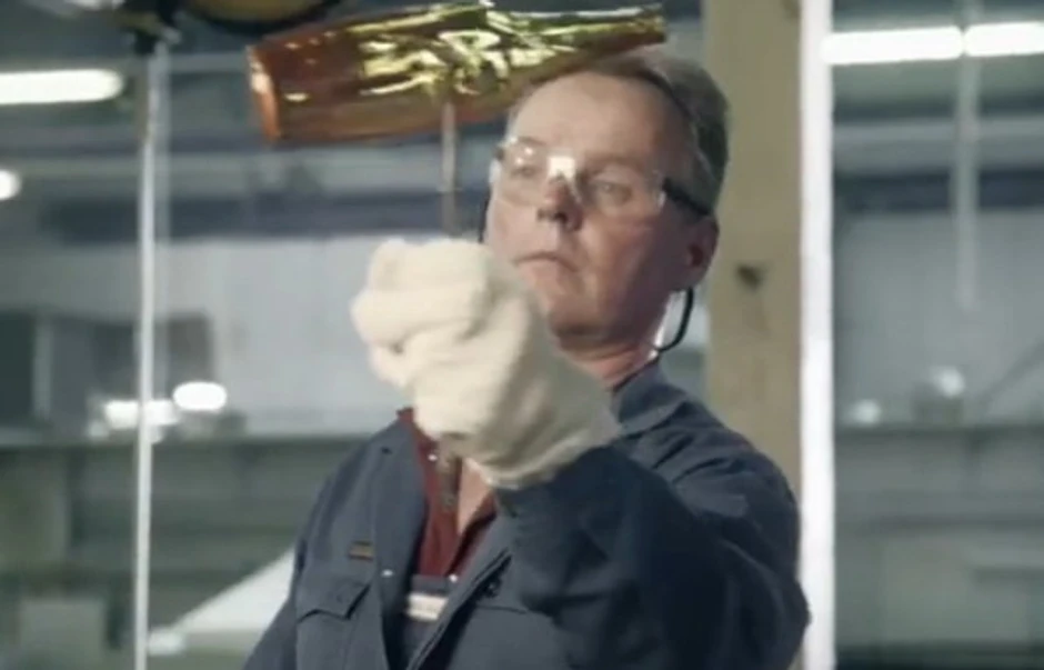 Uspešno se može živeti i od klasičnih staklenih flaša: Majstor pogona "Vetropak"