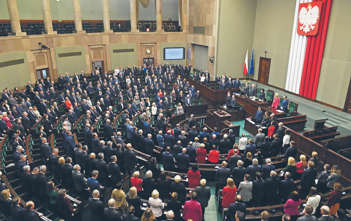 Trwające posiedzenie Sejmu może przybliżyć rząd do unijnych pieniędzy z Krajowego Planu Odbudowy