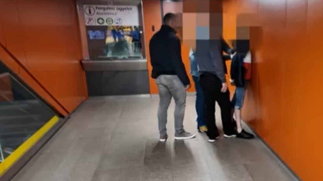 Egy metróállomáson fogták el civil ruhás rendőrök a hetek óta bujkáló, emberöléssel vádolt gázolót – videó