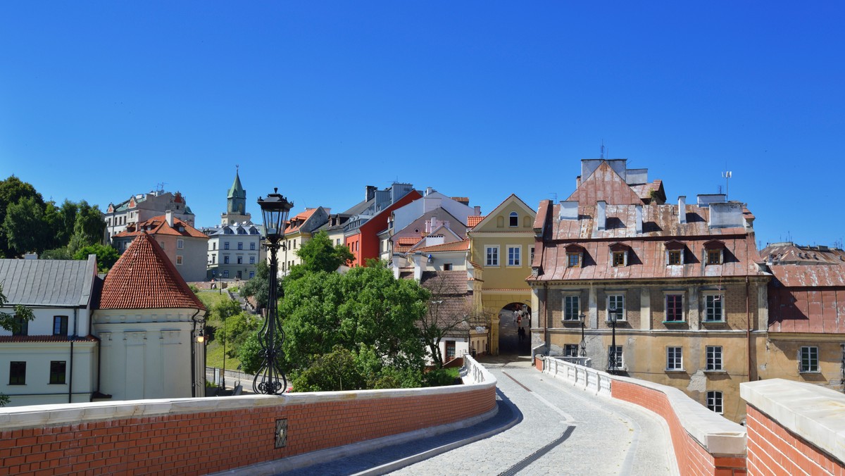 25 lat przemian po 1989 r. przyniosło w Lubelskiem umocnienie się rolnictwa. Skurczył, ale unowocześnił się przemysł. Kopalnia w Bogdance wyrosła na najlepszą w kraju, pojawiła się szansa na budowę kolejnych. Problemem jest spadek liczby ludności.