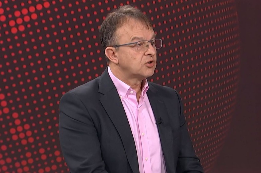 Dr Vladislav Vukomanović