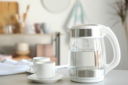 Użyj zamiast octu. Czajnik będzie lśnił jak nowy