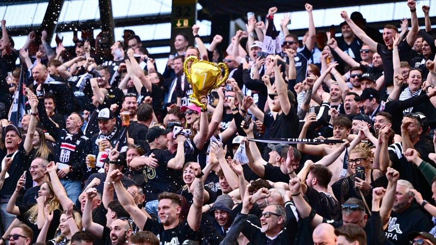 Navijači LASK-a proslavili su 1. maja trofej u Kupu Austrije (na slici), a 17 dana kasnije i šampionsku titulu | Foto: REUTERS/Christian Bruna