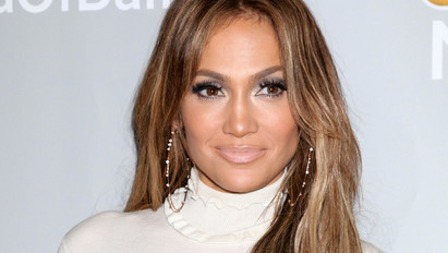 Jennifer Lopez mellbimbóin ámul a világ – fotó