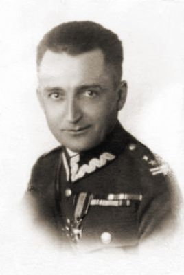 August Emil Fieldorf "Nil", jeden z więźniów obozu (fot. sprzed 1939 r., domena publiczna).